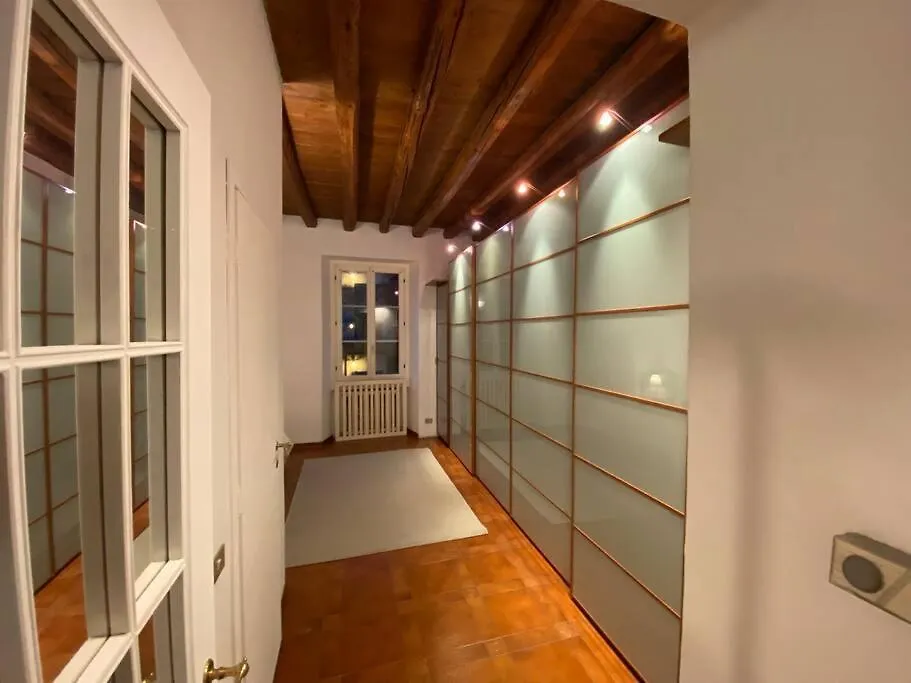 Antica Corte Navigli-Darsena Milan 0*,